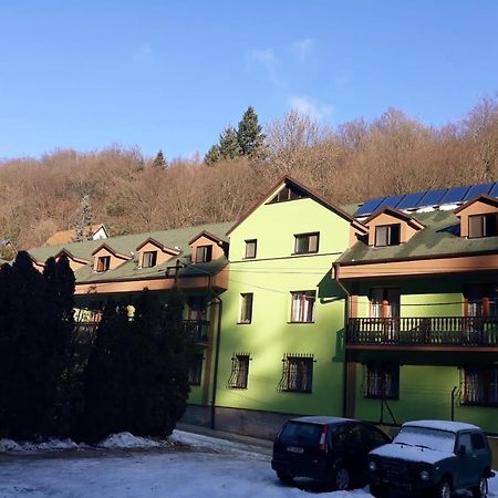 Horsky Hotel Eva Svätý Jur المظهر الخارجي الصورة