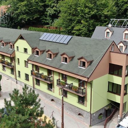 Horsky Hotel Eva Svätý Jur المظهر الخارجي الصورة