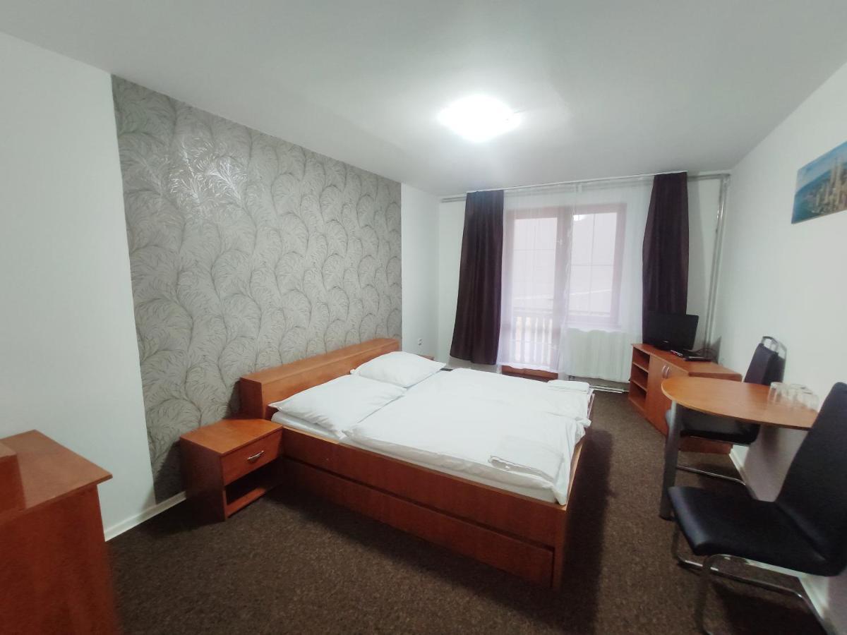 Horsky Hotel Eva Svätý Jur الغرفة الصورة